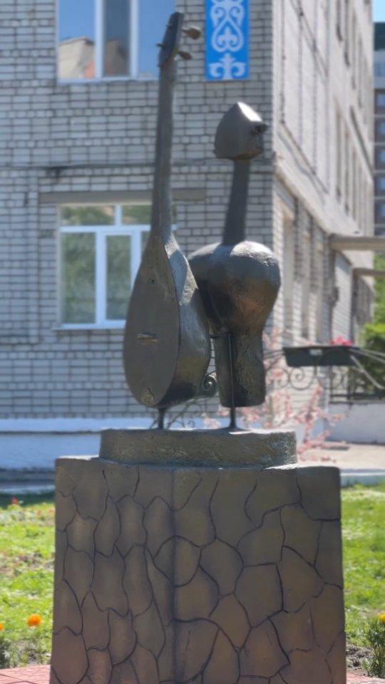 Дәрігер деген – ең ұлы әрі қастерлі мамандық.Бүгінде бүкіл әлем жұртшылығы осынау маңызды мамандық иелерінің көмегіне мұқтаж болып, соларға сенім артуда.