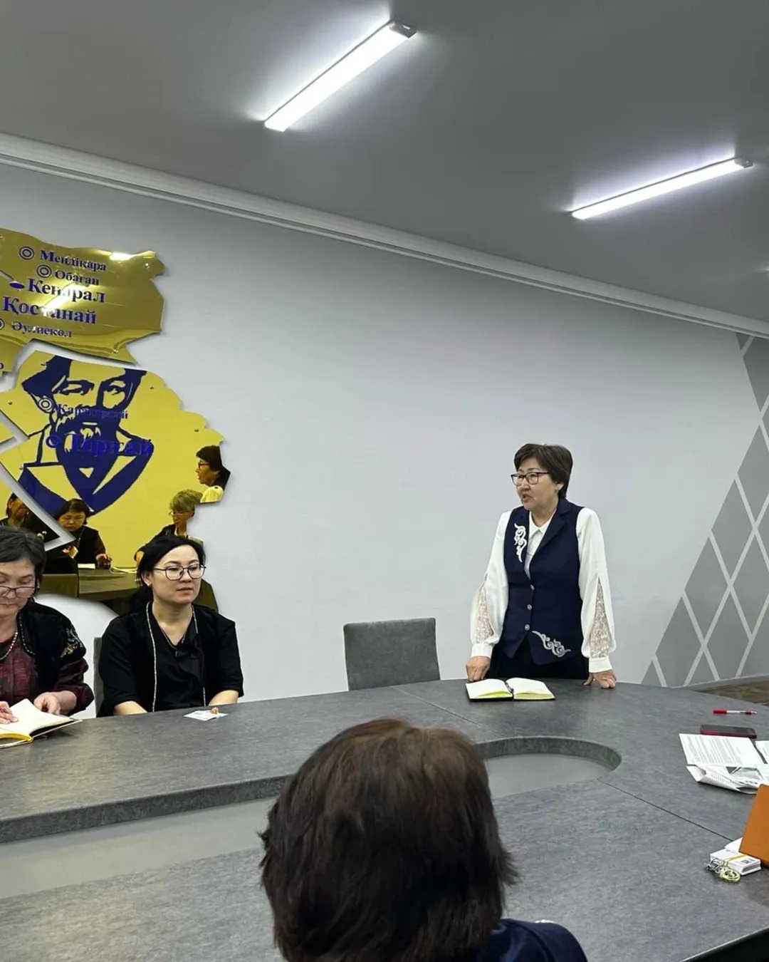 Сынып жетекшілермен бірлескен директор жанындағы кеңес өткізіліді.