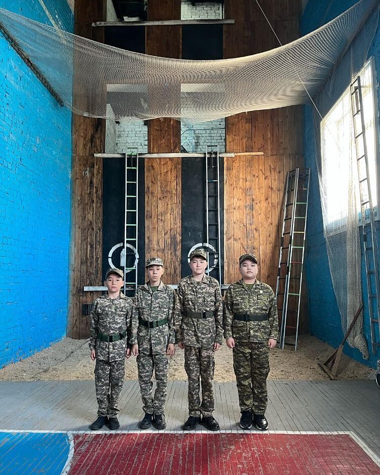 5»А» Жас сарбаз сыныбың оқушылары «Жас құтқарушы « Семей қаласы №5 өрт сөндіру бөлімінде.Өскелең ұрпақты тіршілікті қамтамасыз ету негіздерін,балалардың түрлі экстремалды жағдайда тәжірибелік дағдыларын қалыптастыру мақсатында